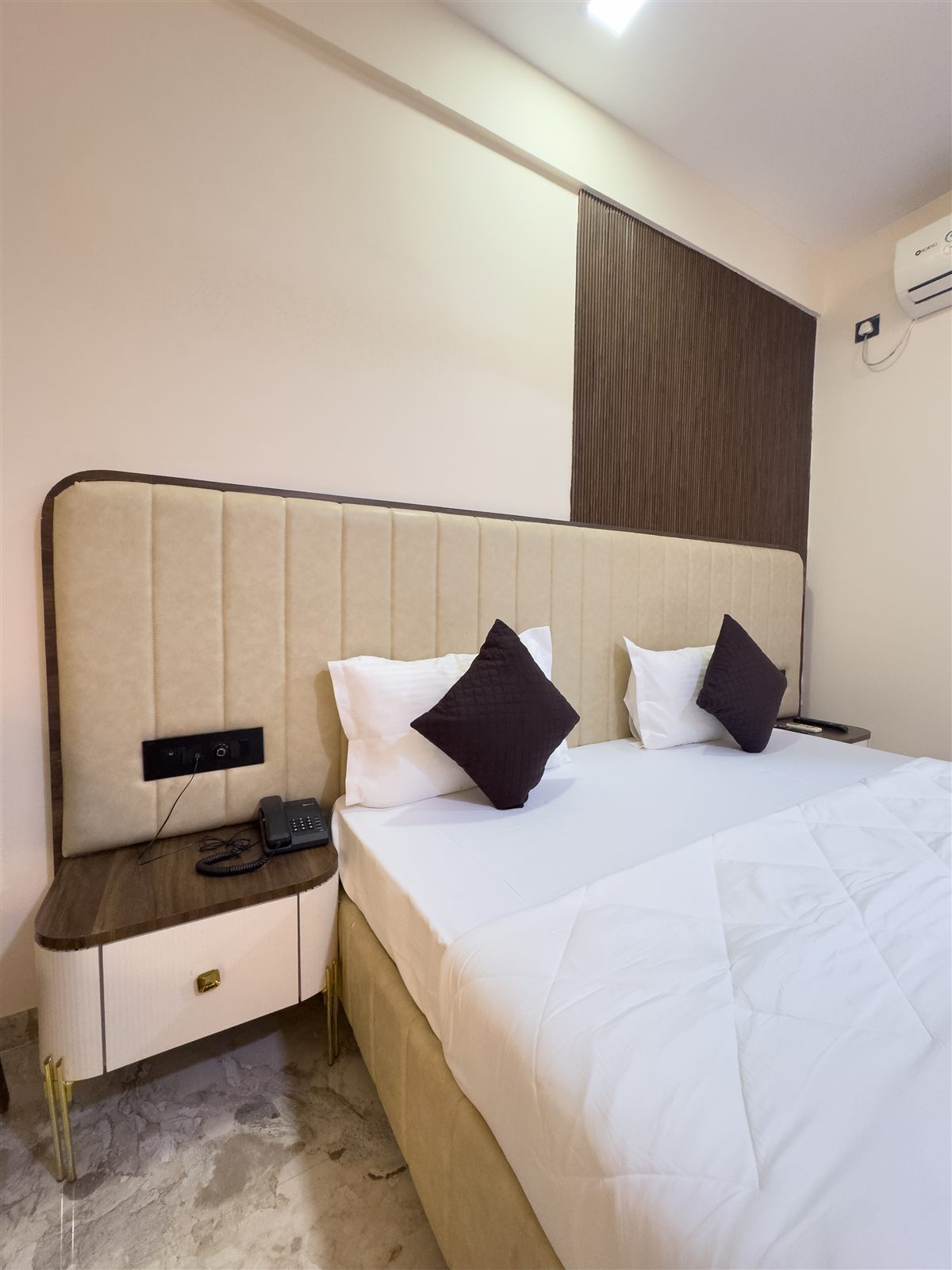 Hotel White Desert room and stay photo